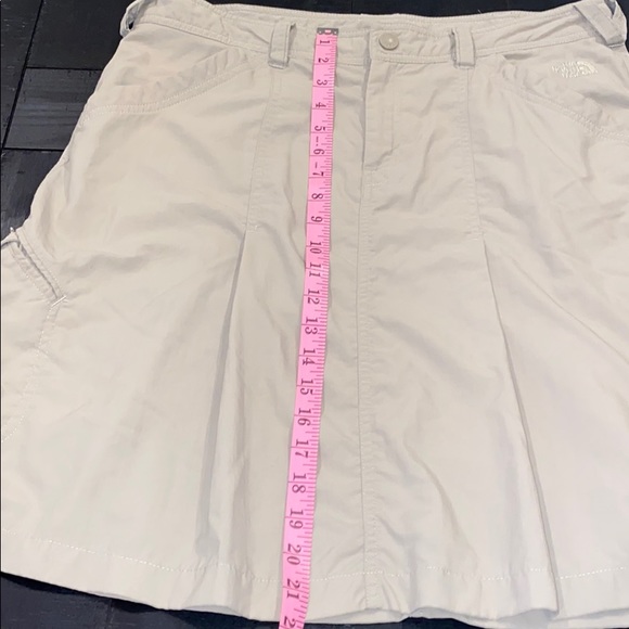 The North Face Sporty Hiking Khaki Utility Skirt - Picture 13 of 14